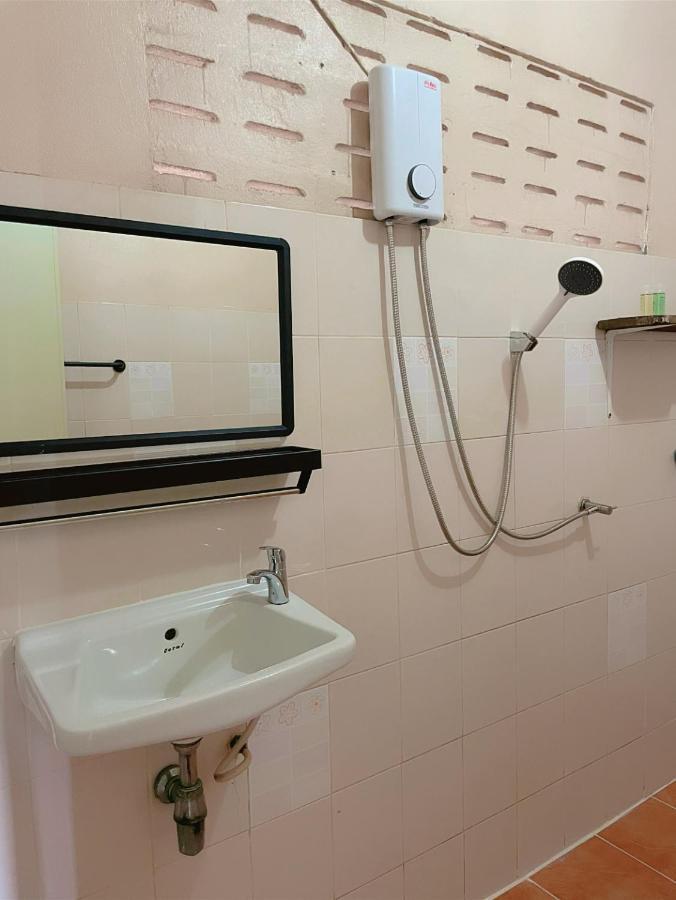 Baanyaiguesthouse マーク島 エクステリア 写真