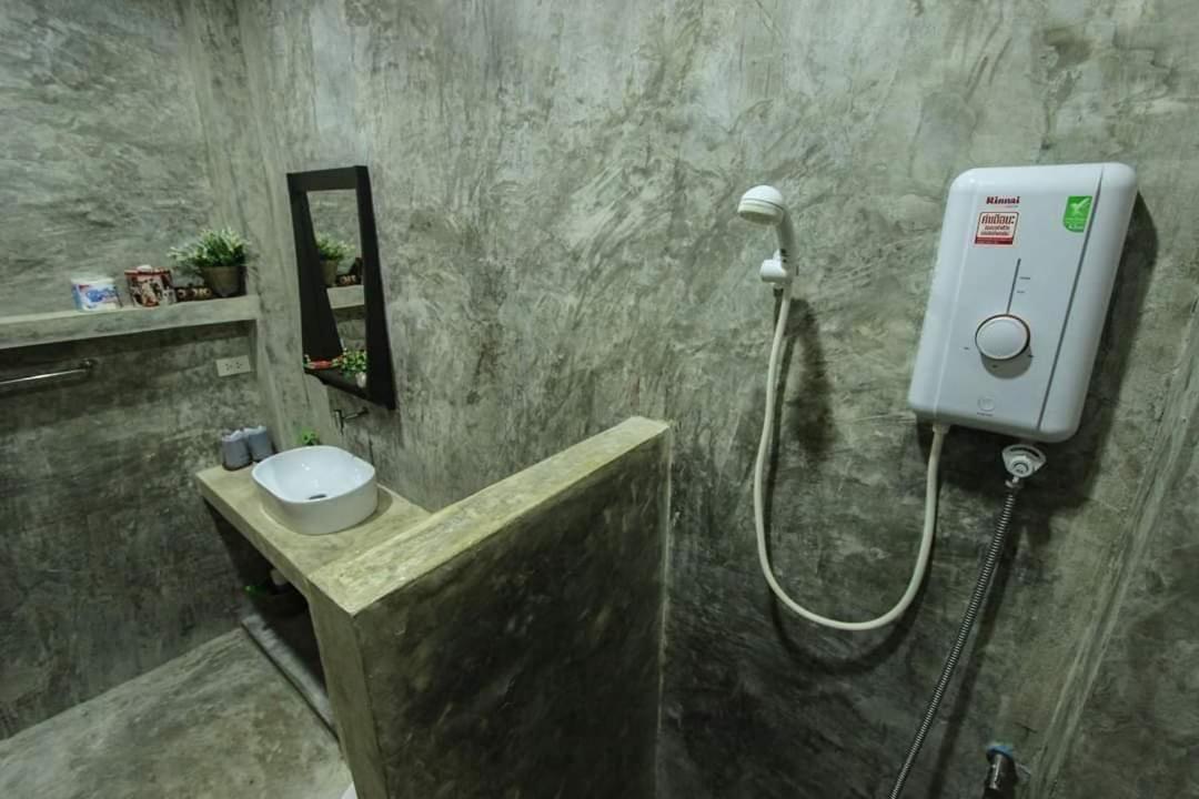 Baanyaiguesthouse マーク島 エクステリア 写真