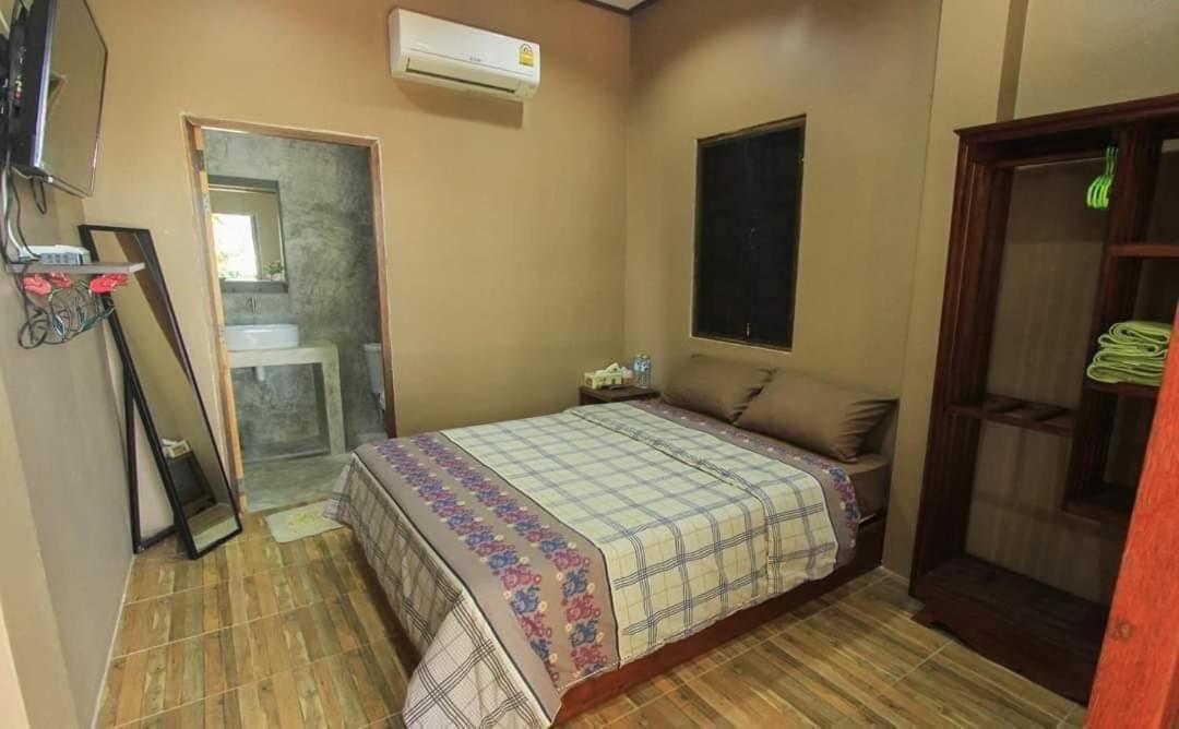 Baanyaiguesthouse マーク島 エクステリア 写真